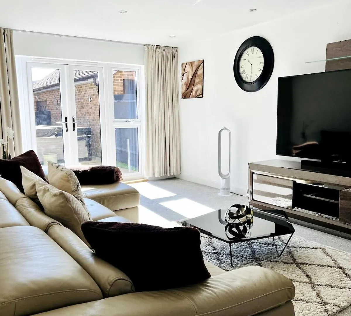 4 Bedroom Home With Study Space Horley Holiday home