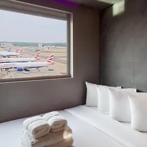 Hotel Bloc London Gatwick Airport, Horley